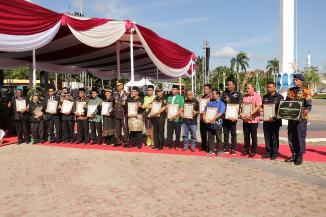 Dapat Penghargaan dari Polda Kepri, Rektor Uniba Prof Novirman Kaget